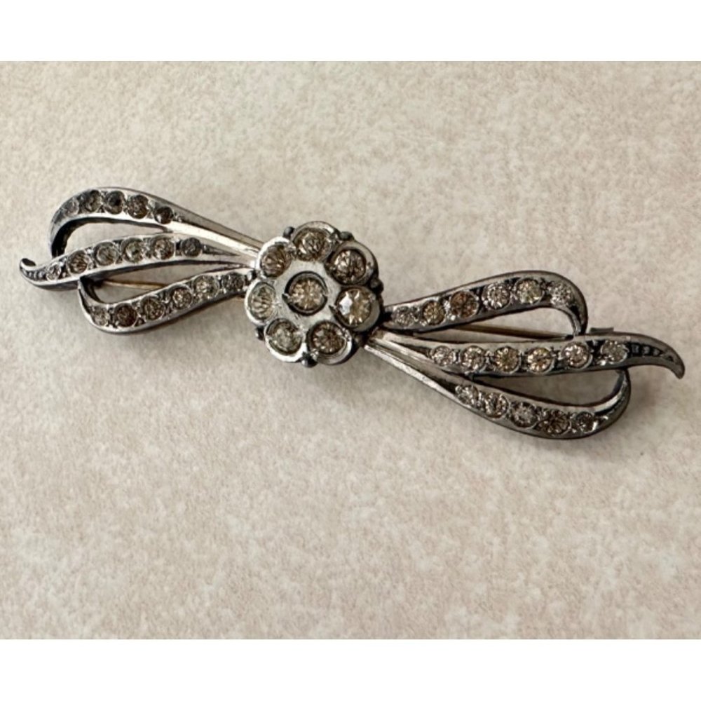 Antique Art Deco untested silver tone clear glass paste rhinestones brooch pin